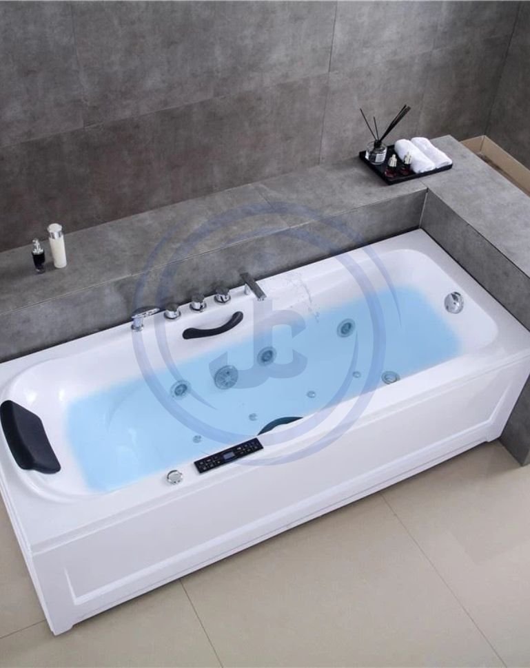 Allure Deluxe Jacuzzi in Frp